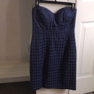 Women’s Forever 21 strapless mini dress, size M Color navy with black design